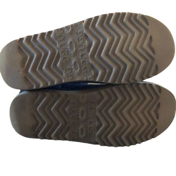 UGG Women's Crochet Cable-Knit Cardy Mid-Calf Foldover Cozy Winter Sock Boots - Picture 4 of 6